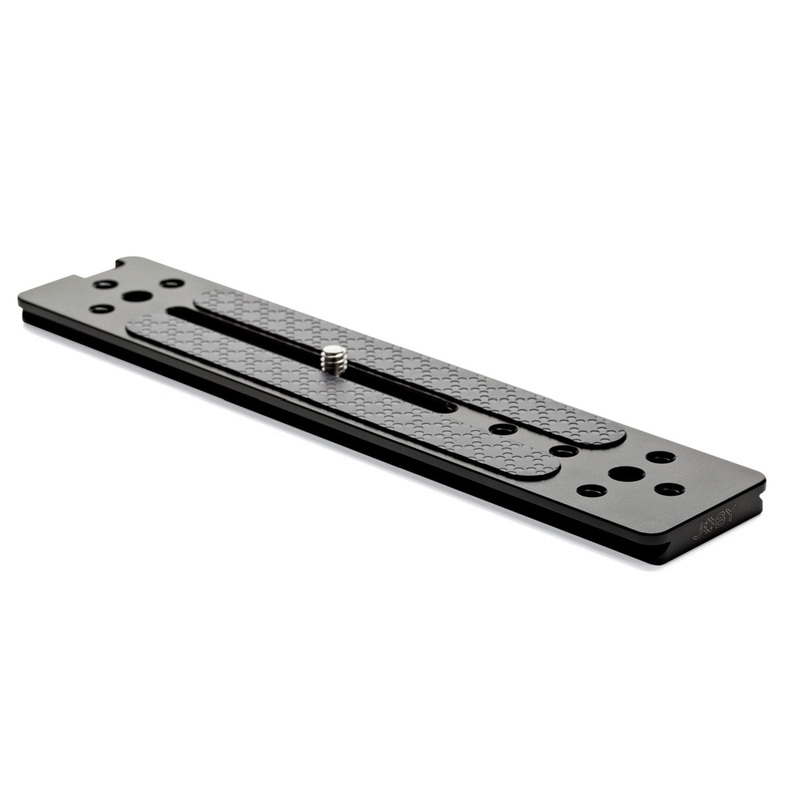 JOBY UltraPlate 208 for DSLR Cameras, Mirrorless Cameras and Tripods