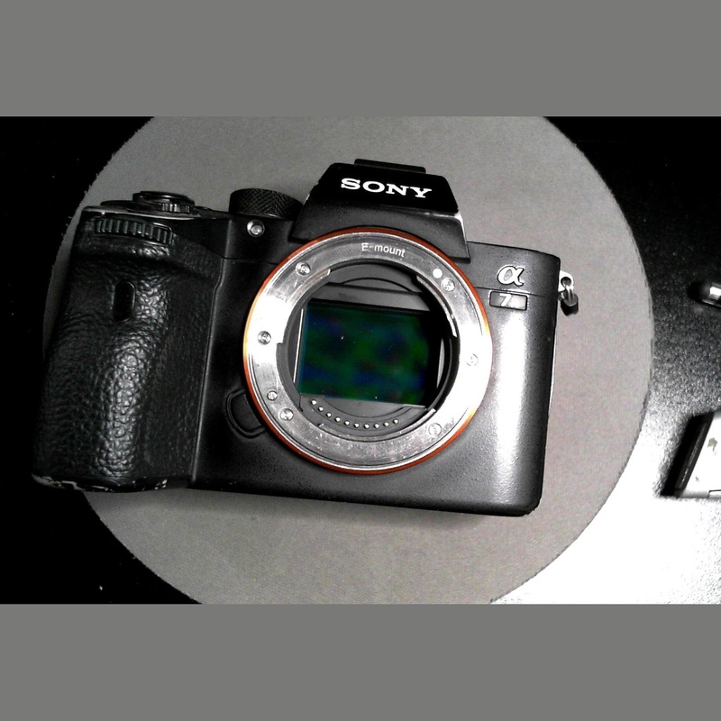 Sony a7R III Mirrorless Camera: 42.4MP Full Frame High Resolution Mirrorless Interchangeable Lens Digital Camera - ILCE7RM3A/B - Used