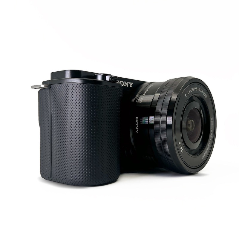 Sony Alpha ZV-E10 - APS-C Interchangeable Lens Mirrorless Vlog Camera Kit - Black - Used