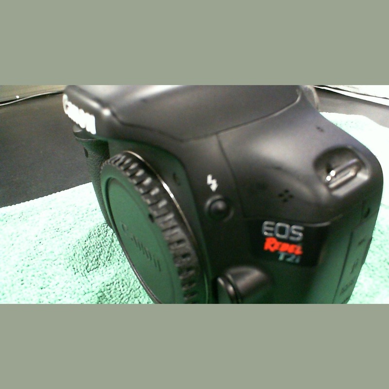 Canon EOS Rebel T2i DSLR Camera (Body Only) - Used