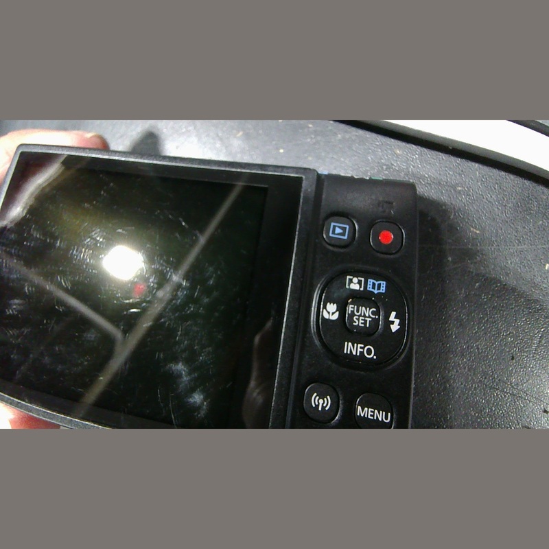 Canon Ixy 650 Digital Camera (Black) - Reconditioned