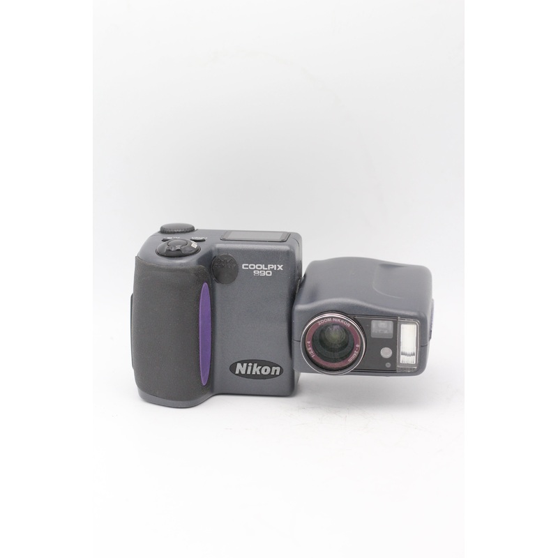Used Nikon Coolpix 990 - Used Very Good
