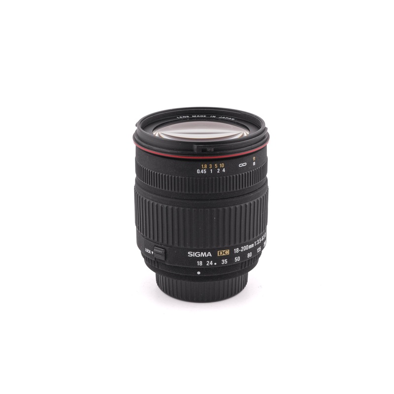 Sigma 18-200mm f3.5-6.3 D DC