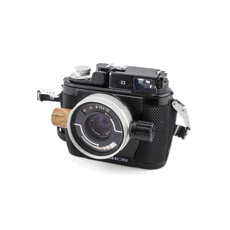 Nikon Nikonos II + 35mm f2.5 W-Nikkor + Flash Unit Adapter for Nikonos