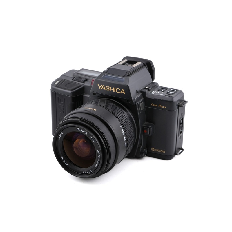 Yashica 230-AF + 28-70mm f3.5-4.5 AF
