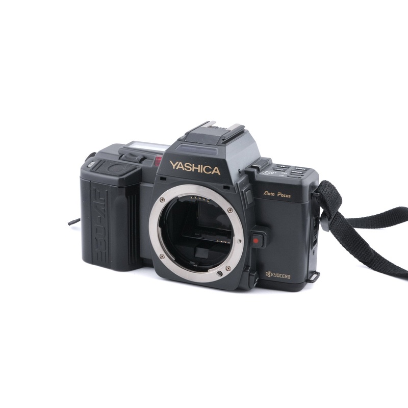 Yashica 230-AF